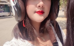 在床上男脱女人的内衣